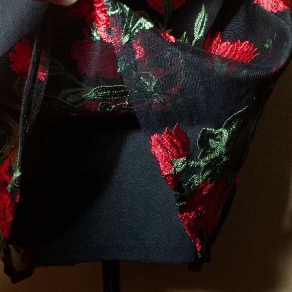 NWT Romeo & Juliet Couture Embroidered Rose Shift Dress size M - Picture 8 of 12